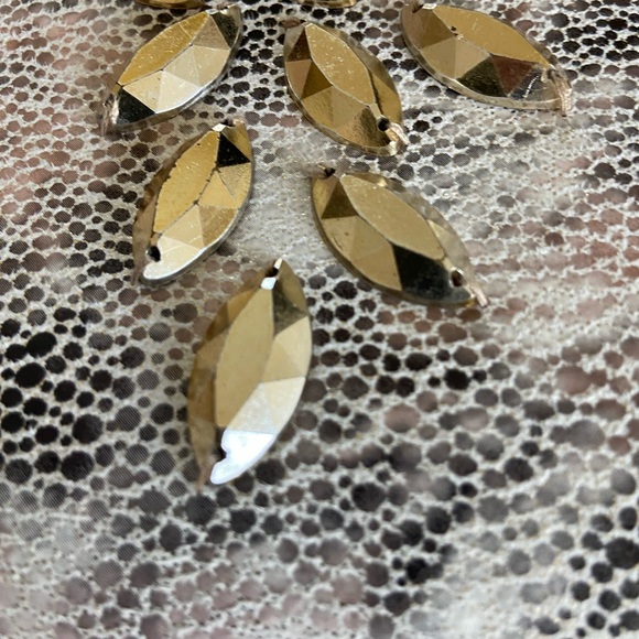 Classic & Sleek Purse - Picture 3 of 3